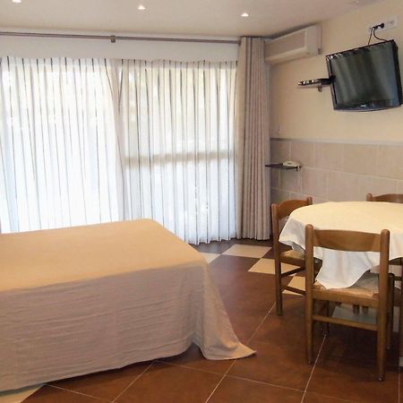 Hotel Et Studios Les Amandiers Saint-Raphaël エクステリア 写真