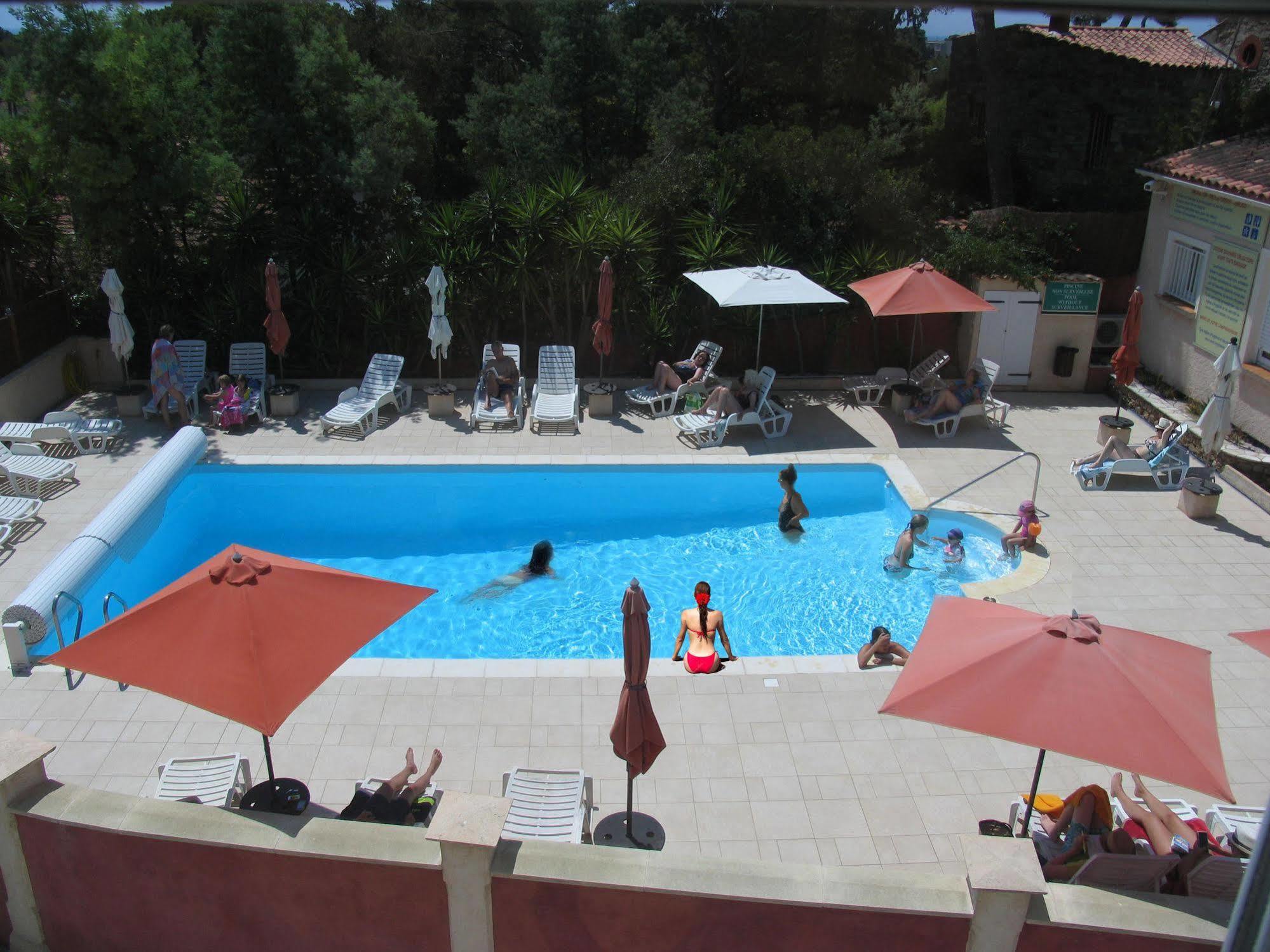 Hotel Et Studios Les Amandiers Saint-Raphaël エクステリア 写真